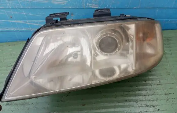 Audi A6 S6 C5 4B Headlight/headlamp 15592900
