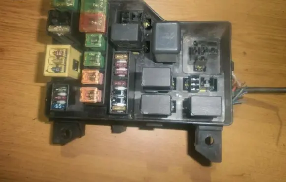Mitsubishi Carisma Fuse box set