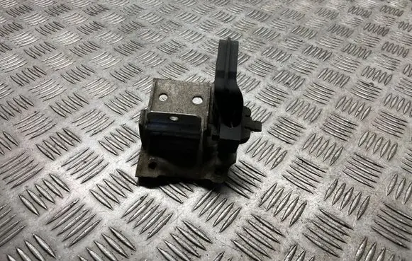 BMW 5 F10 F11 Radiator mount bracket 7186514 7207152 7211162