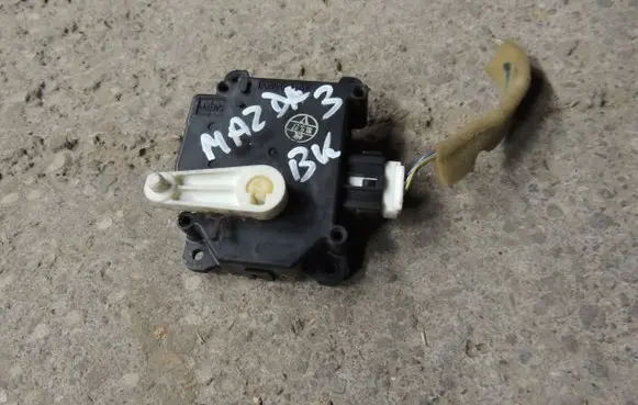 Mazda 3 I Tailgate/trunk/boot lock/catch/latch 8610000990