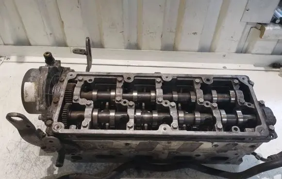 Volkswagen Crafter Engine head 03L103403 V045