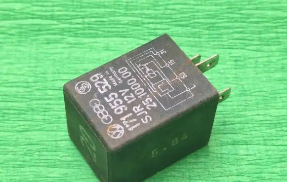 Volkswagen Golf II Other relay 171955529 25100000