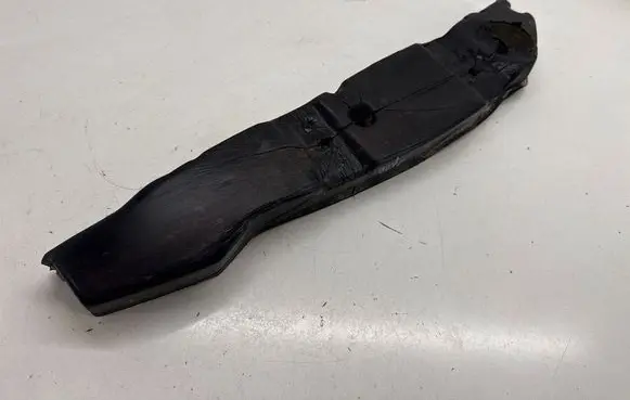 Ford Mustang VI Fender foam support/seal FR3B6316E561A