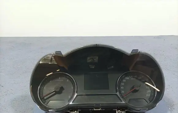 Speedometer (instrument cluster)