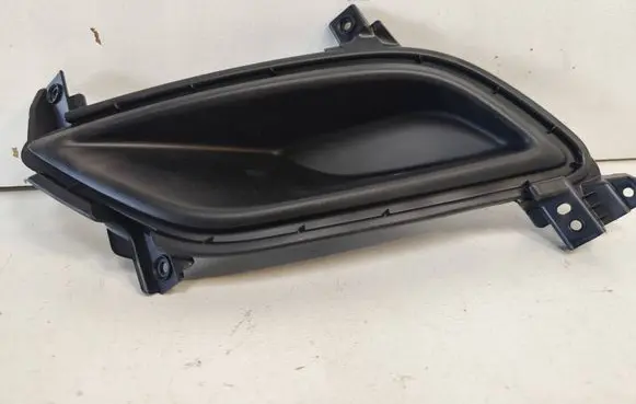 Hyundai Veloster Front fog light trim/grill 865242V000