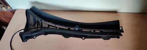 Mazda 3 II Wiper trim BBM4507R1