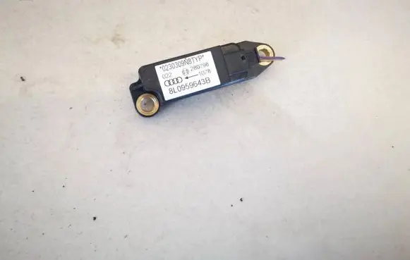 Audi A3 S3 8L Airbag deployment crash/impact sensor 8l0959643b