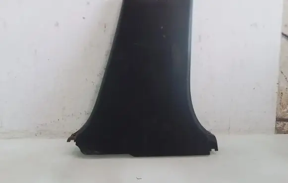 Toyota Yaris (B) pillar trim (bottom)
