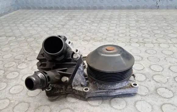 BMW X3 F25 Water pump 8514458
