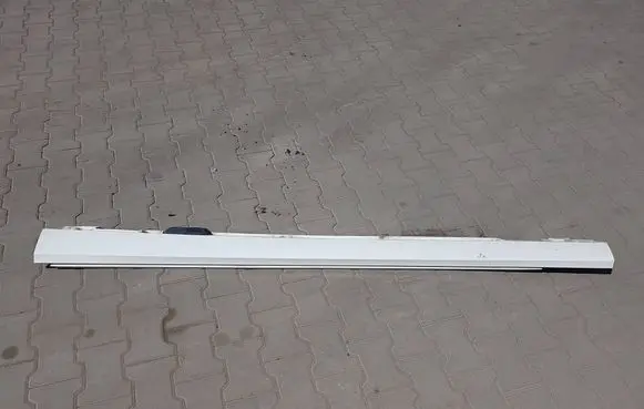 Mercedes-Benz E W212 Foot area side trim