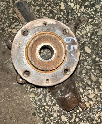 Citroen C4 I Picasso Front wheel hub