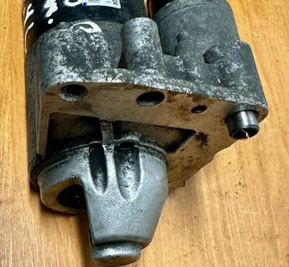 Peugeot 207 Starter motor M000T32271 7550017