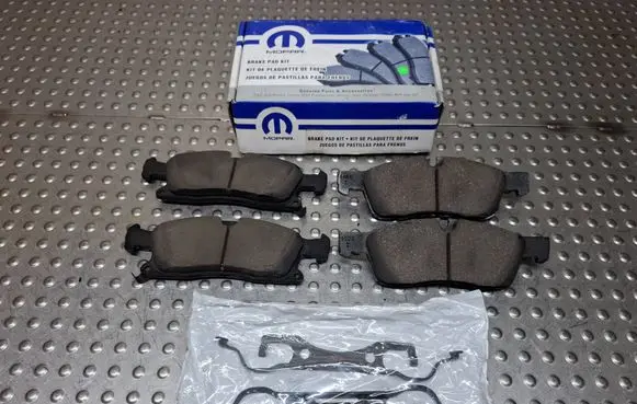 Dodge Durango III Brake pads (front) V1012369AA