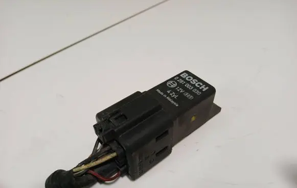 Honda Civic Glow plug pre-heat relay 0281003030