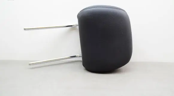Mercedes-Benz B W246 W242 Front seat headrest 132042