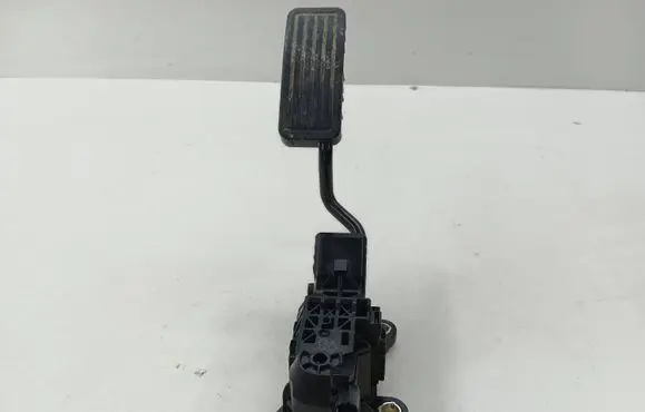 Honda CR-V Accelerator throttle pedal 2700000400 09Q19A00102
