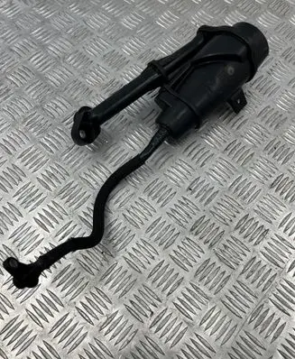 Opel Insignia A Oil breather separator 70367396 565581915 55575980