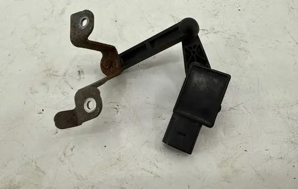 Audi A3 8Y Rear air suspension level height sensor 5WA907127
