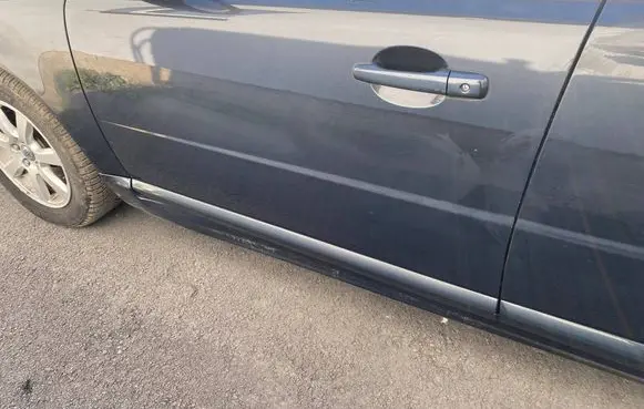 Volvo V70 Front door