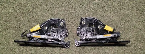 Porsche Cayenne (9Y0 9Y3) Engine bonnet/hood hinges 9Y0823301D
