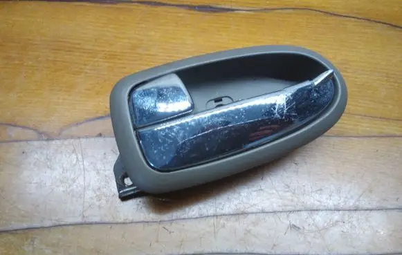 Hyundai Sonata Front door interior handle 836113D000