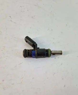Mercedes-Benz B W245 Fuel injector A0000788749