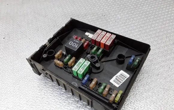 Audi A3 S3 A3 Sportback 8P Fuse module 1K0937125A