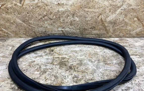 Bentley Flying Spur Rear door rubber seal (on body) 3W5867367C