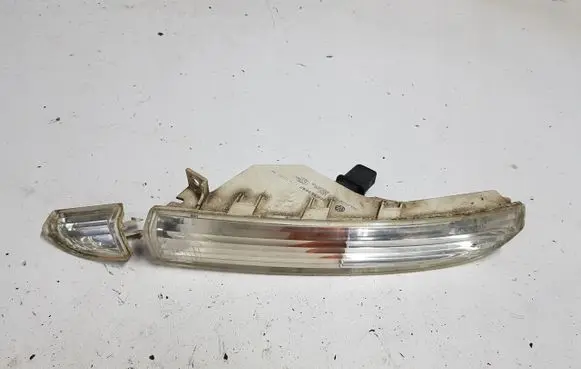 Volkswagen PASSAT CC Front indicator light 3C8953042