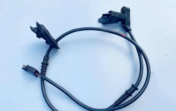 Mercedes-Benz 190 W201 ABS brake wheel speed sensor 2015452228