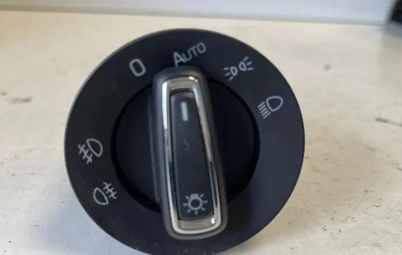 Skoda Superb B8 (3V) Light switch 3V0941431 00001642 41717