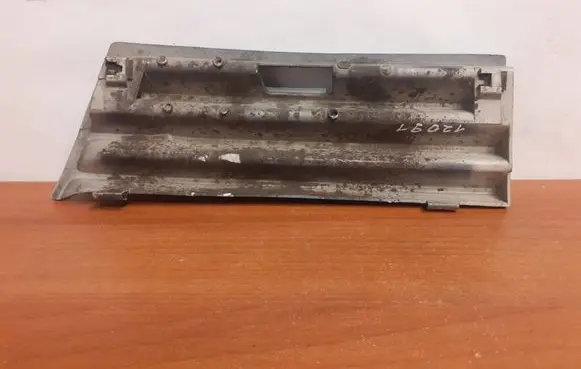 Mercedes-Benz E W210 Front grill 2108850428