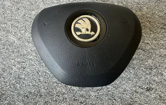 Skoda Octavia Mk3 (5E) Steering wheel airbag 5E0880201B