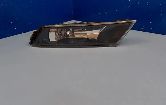 Skoda Superb B8 (3V) Front fog light 3V0941700 01183602