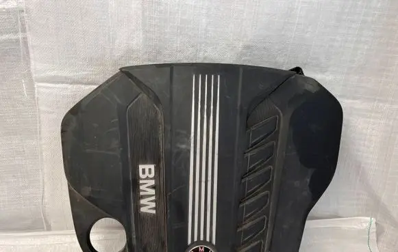 BMW X5 E70 Engine cover (trim) 7812063
