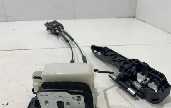 Hyundai i10 Rear door lock 81410B9020