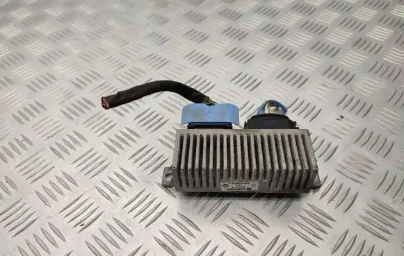 Renault Scenic III - Grand scenic III Glow plug pre-heat relay 8200558438A 8200558438