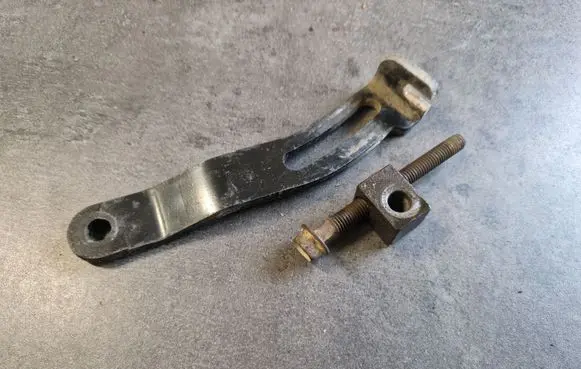 Mitsubishi Pajero Sport I Generator/alternator belt tensioner