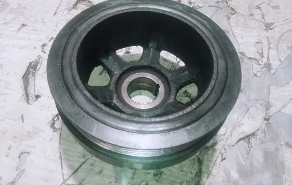 Mercedes-Benz C W203 Crankshaft pulley A1120351300