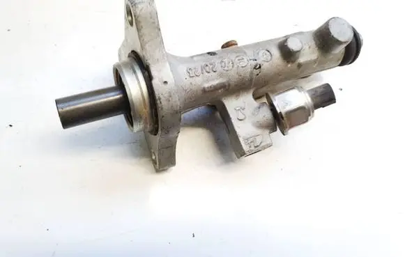 Master brake cylinder
