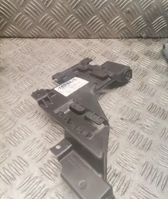 Audi Q5 SQ5 Headlight/headlamp mounting bracket 8r0941453