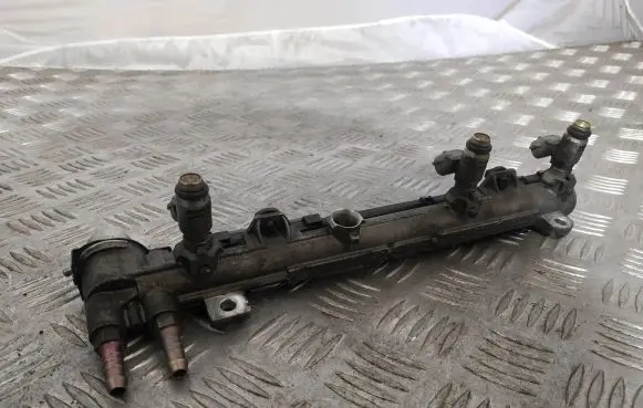 Volkswagen Golf V Fuel main line pipe 036133319
