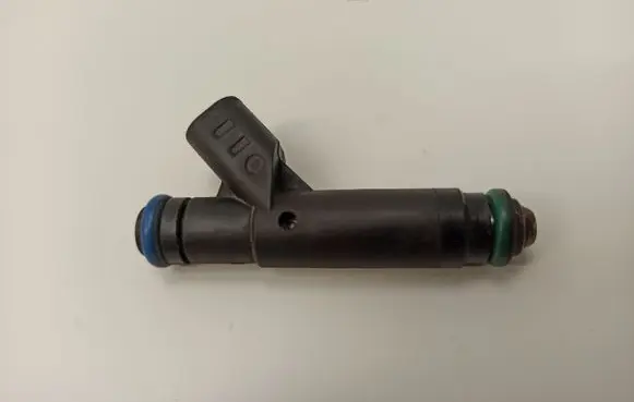 Ford Mustang IV Fuel injector XF2EC4B 9F593212 Y286A02678