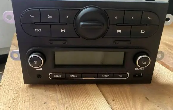 Renault Twingo III Radio/CD/DVD/GPS head unit 0150147711 281155196R
