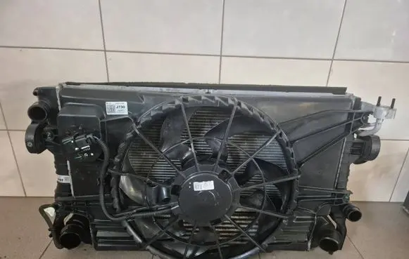 KIA Ceed Radiator set 25304J7300