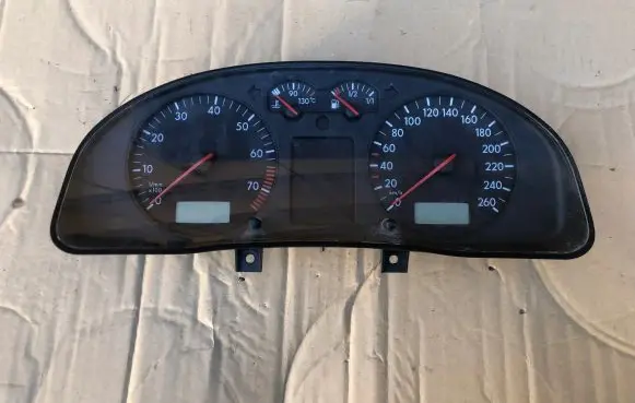 Volkswagen PASSAT B5 Speedometer (instrument cluster) 3B0919861B