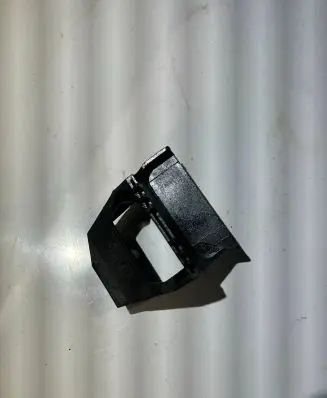 BMW 5 E39 Radiator mount bracket 17111737708