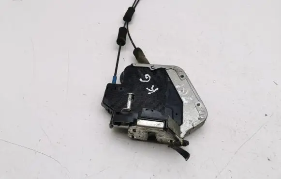 Lexus IS 220D-250-350 Rear door lock 6C2317