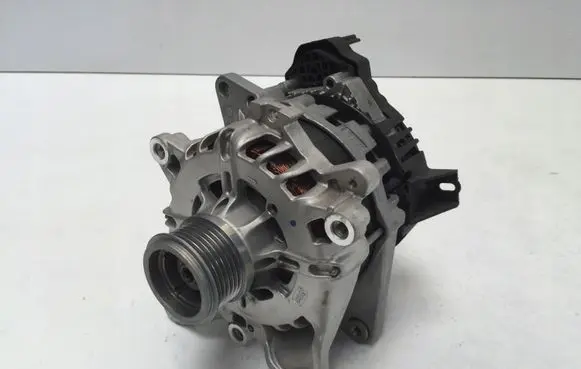 Nissan Qashqai J12 Generator/alternator 2310A1749R