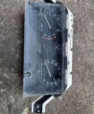 Mitsubishi Space Wagon Speedometer (instrument cluster) 769606013